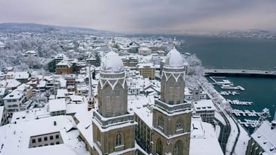 Zürich overhead shot in the snow