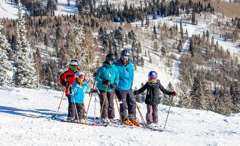 © https://www.skiutah.com/blog/authors/lexi/family-beaver-mountain/