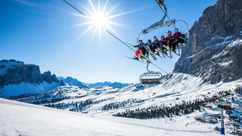 © https://www.valgardena.it/en/winter-holidays-dolomites/ski-resort-val-gardena/